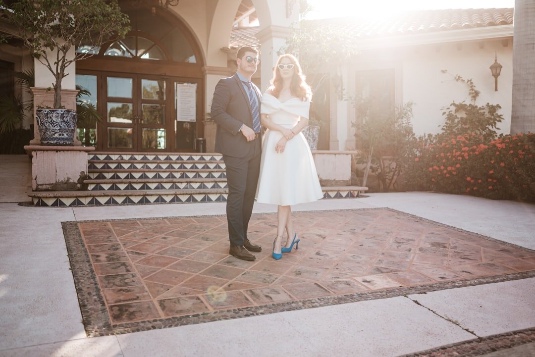hollywood couple walking red carpet